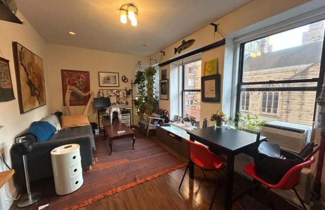 560 West End AVE. photos photos