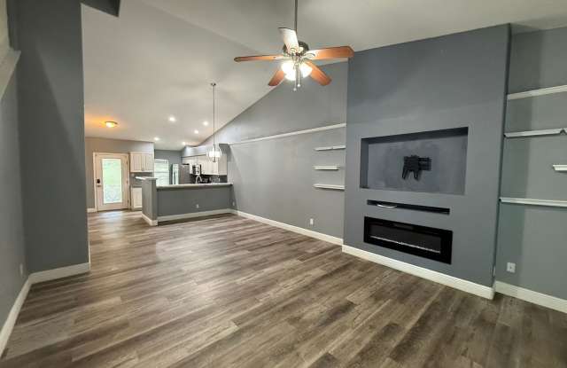 Groveland Townhouse Gallery 4