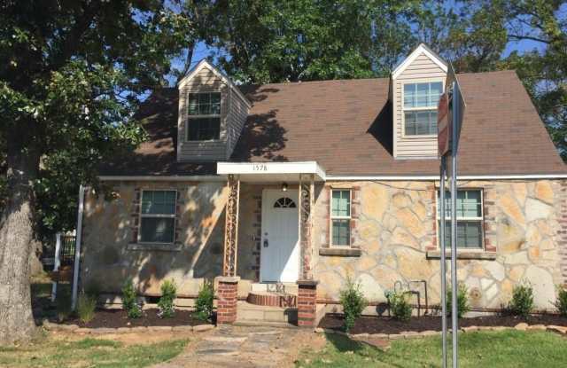 1578 Garland  AVE - 1578 North Garland Avenue, Fayetteville, AR 72703