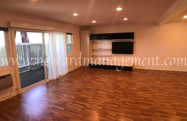 Beautiful lower condo with large patio in Tara Hills, a resort style living complex! Gallery 4
