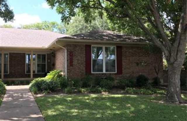 7622 Meadow Oaks Drive Gallery 2