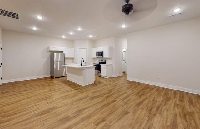 412 West Roger Street - 1 Gallery 3
