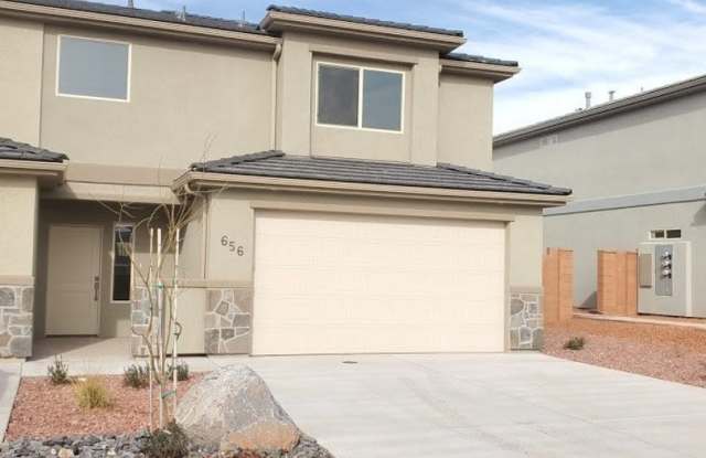 Three Bedroom Red Mountain Vista Town Home photos photos