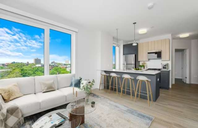 659 North May St. photos photos