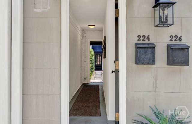 224 E Jones Lane Gallery 3