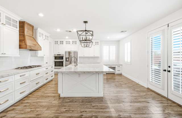 Beautifully upgraded Summerlin home with a private pool and spa! Gallery 4