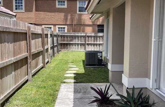 1598 Hawthorne Place Gallery 3