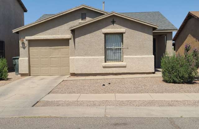 Charming 2-bedroom, 1-bathroom washer/dryer photos photos