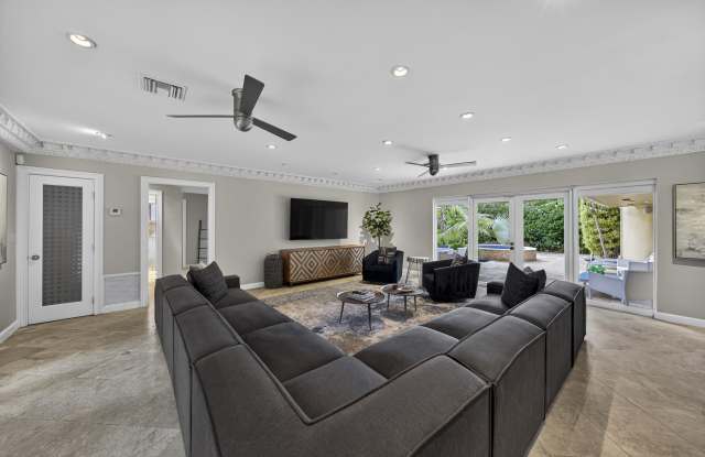 4401 NE 19 Avenue photos photos