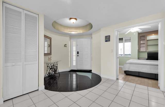 4750 Dolphin Cay Lane South - 1 Gallery 3