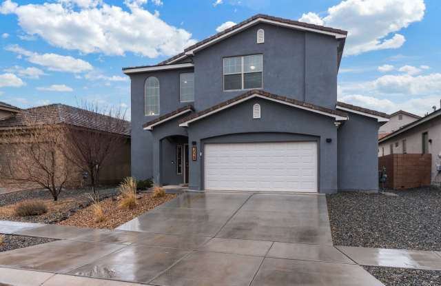 Beautiful 4 bedroom 3 bath home Gallery 3