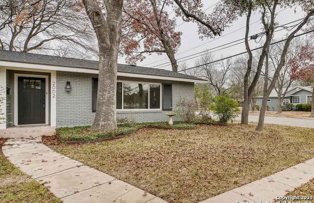 2002 FLAMINGO DR Gallery 3