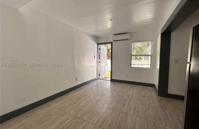 1928 Wilson St Gallery 3