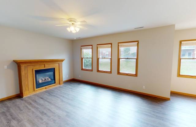 2805 Heathrow Drive Gallery 4