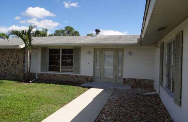 AVAILABLE SEASON 2026 PORT CHARLOTTE, HEATED POOL HOME, SALT WATER CANAL $4000 photos photos