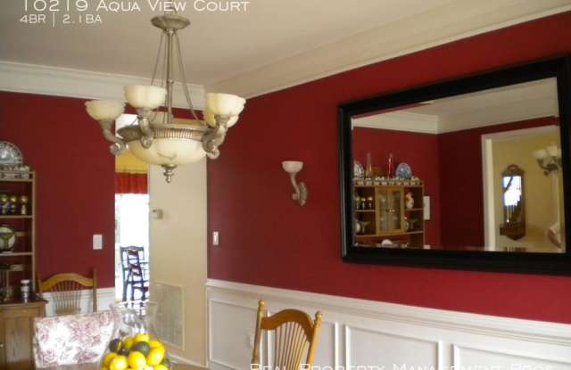 10219 Aqua View Court Gallery 4