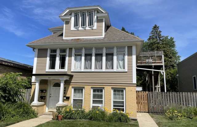 949 Sherman Gallery 1
