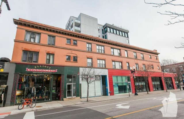 3001 North Broadway - 3001 N Broadway St, Chicago, IL 60657
