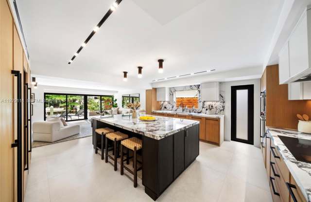 1815 Fairhaven Pl photos photos