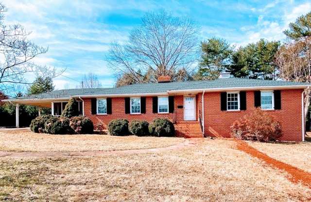 Great 4 Bedroom House photos photos