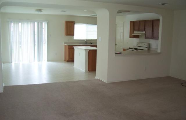 Charming 3-bedroom Home with spacious Backyard & 2-Car Garage in Leander Gallery 4