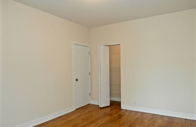 6703 N Clark St 3N Gallery 4