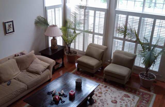 738 PEARSON POINT PLACE Gallery 3