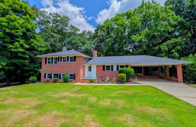 Completely Renovated 4 bed 2.5 bath Ranch in North Hall photos photos
