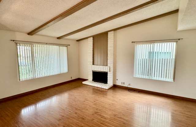 Spacious Single Story Upgraded Home Gallery 3