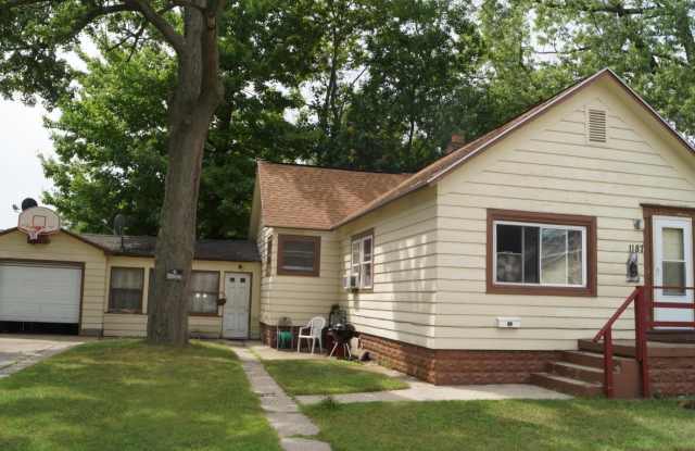 2 Bedroom / 1 Bath House in GREAT Location! photos photos 2 Bedroom / 1 Bath House in GREAT Location! photos photos