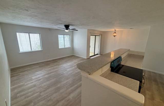 2 Bedroom 2 1/2 bath in the Lakes Townhome Community! Complete Remodel! Gallery 3