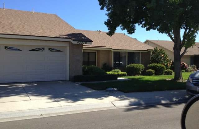 Leisure Village 55+ Gated Community - 42210 Village 42, Camarillo, CA 93012
