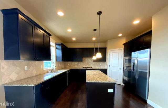 14526 SE Lyon Ct - 14526 Southeast Lyon Court, Happy Valley, OR 97086