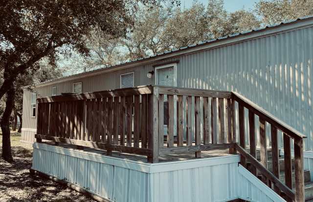 1800 N Live Oak St photos photos