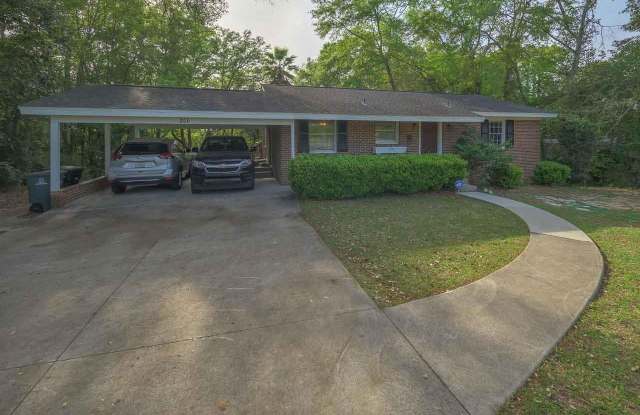 200 Westminister Drive photos photos