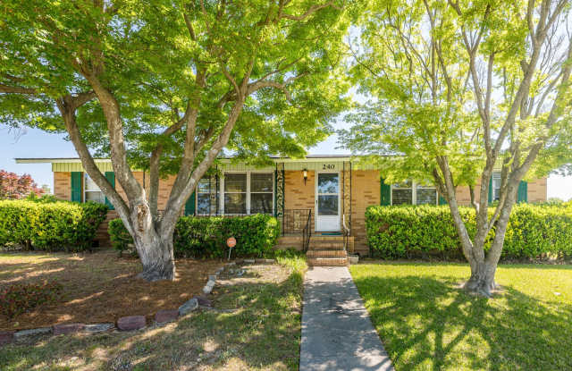 240 Maywood Dr photos photos