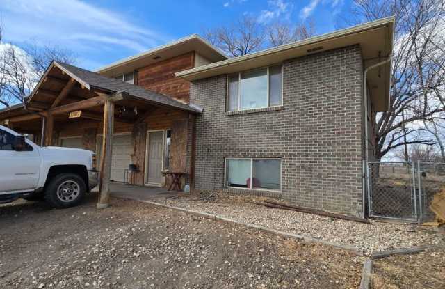 Windsor Duplex in Country setting photos photos