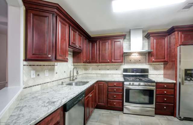 393 Yorkshire Place - 393 Yorkshire Place, Monmouth County, NJ 07751