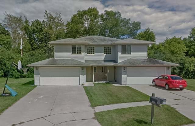 1090 Heritage Court - 1090 Heritage Court, Edgerton, WI 53534