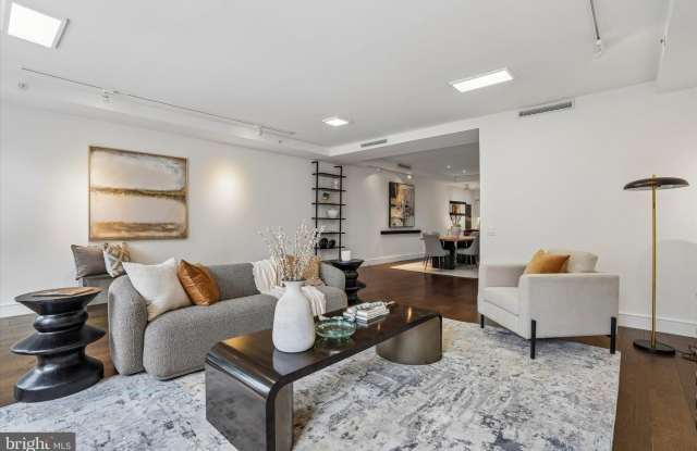 233 CHESTNUT Street Gallery 2