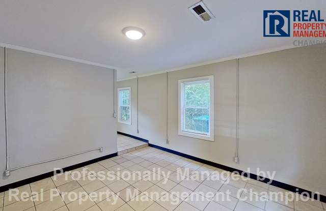 3 BD/1 BA Home in the heart of Wilmington Gallery 3