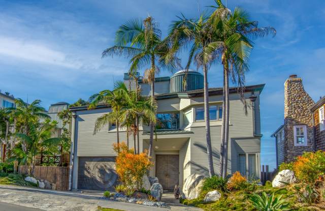 Extraordinary 5-Bed / 5-Bath Oceanfront Property in La Jolla! photos photos