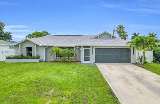 709 SW 9th Ave photos photos