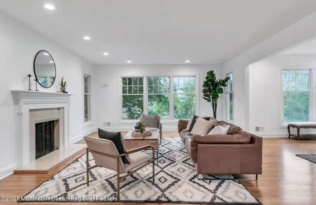 63 Riverlawn Drive Gallery 2
