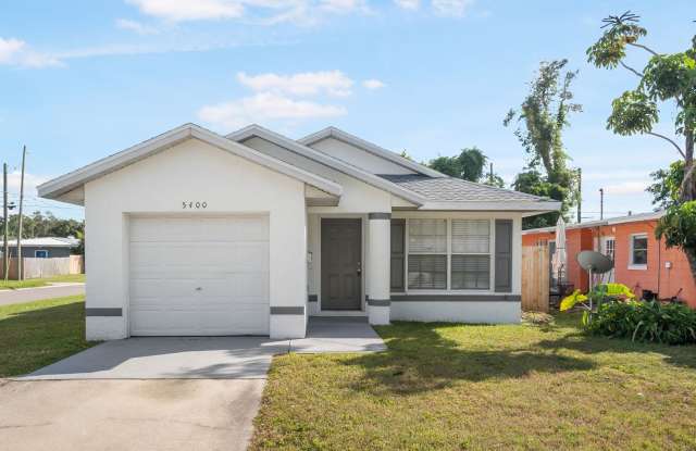 Cozy 3-Bedroom Home in St. Petersburg! photos photos