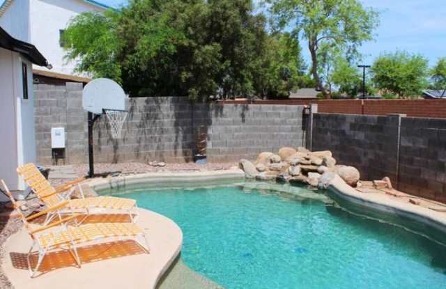 2517 North Cheri Lynn Drive Gallery 2