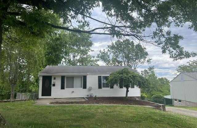 781 Illini Dr photos photos