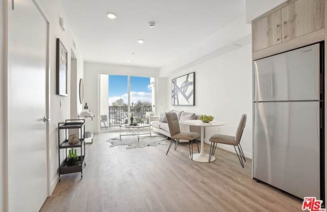 1350 W Court photos photos