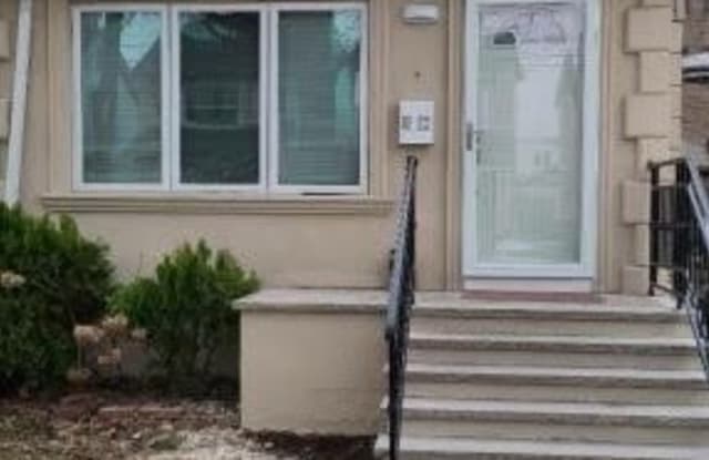 81-22 164th - 81-22 164th Place, Queens, NY 11432