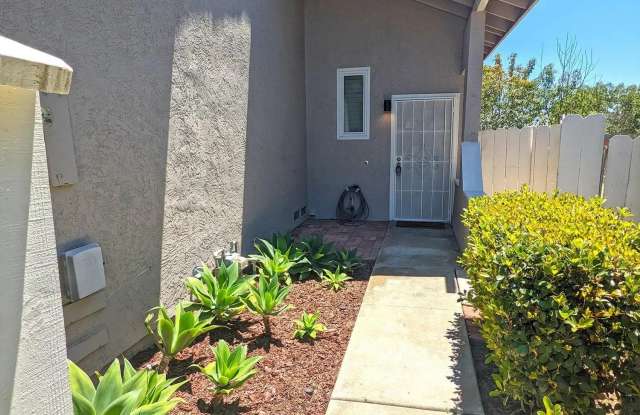 343 Rolling Hills Ln Gallery 2
